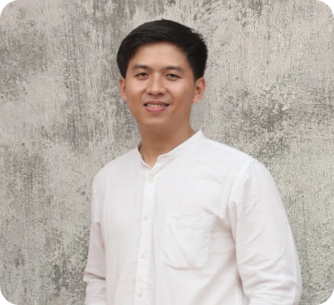 Portrait of Tiyas Masaid, independent homecare physiotherapist in Denpasar